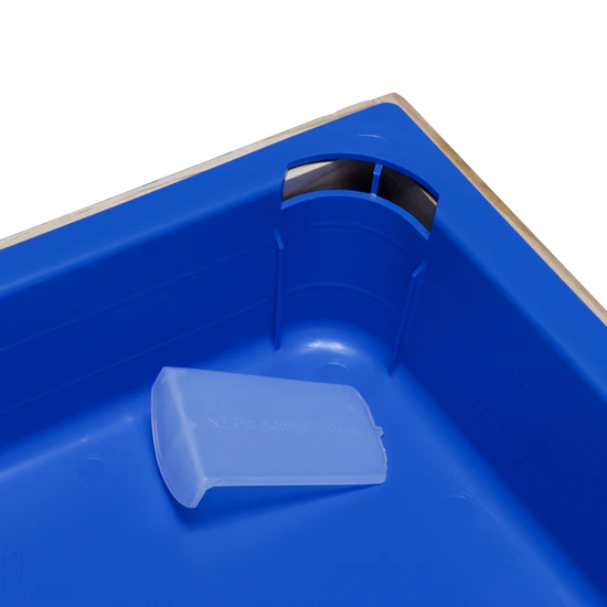 Detail of 10 frame Ceracell top feeder