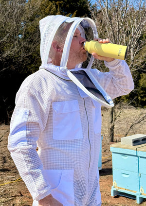 Triple layer mesh ventilated beekeeping suit