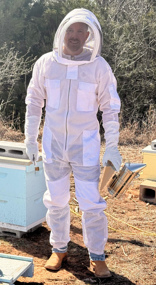 Triple layer mesh ventilated beekeeping suit