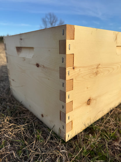 BIG BEE BUZZ PRE ORDER Wax Dipped Assembled 8 Frame Commercial 9 5/8” Deep Hive Body